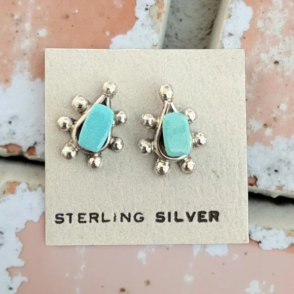 Sterling silver stud earrings beautiful light blue turquoise stones - Picture 3 of 13